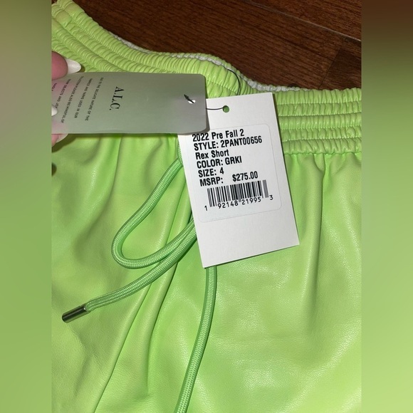 New! A.L.C. Vegan Leather Green Shorts 💚 size 4 NWT! - Picture 12 of 16